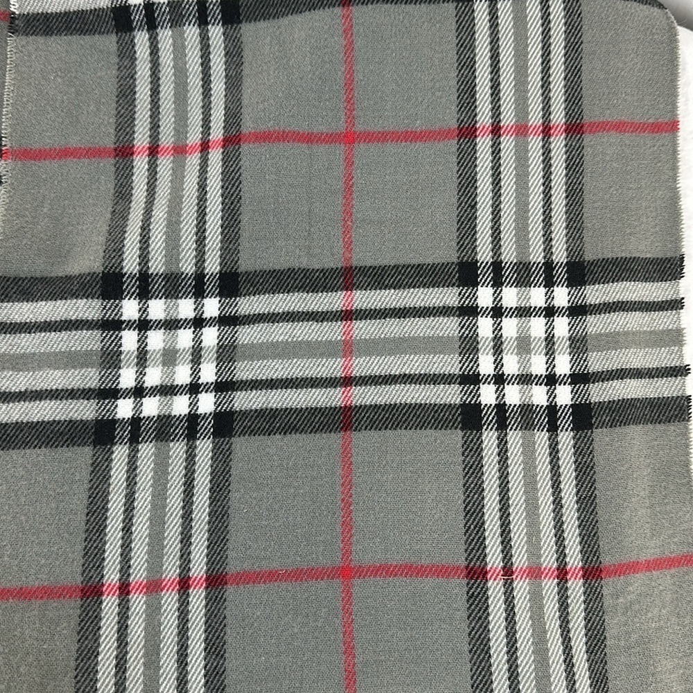Italian Design Cashmere Viscose Blend Gray Tartan Scarf - Picture 5 of 6